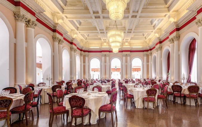 Hotel Grand Villa Politi | eetzaal